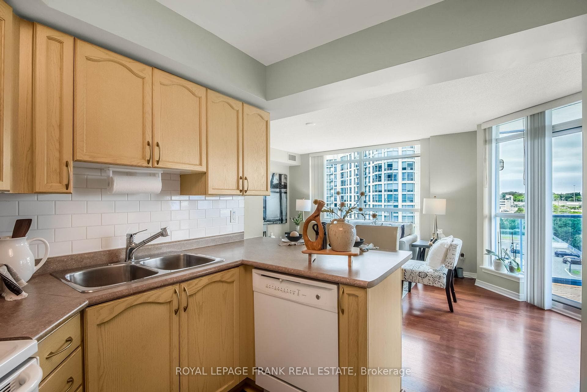 340 Watson Street Unit 701 photo 14