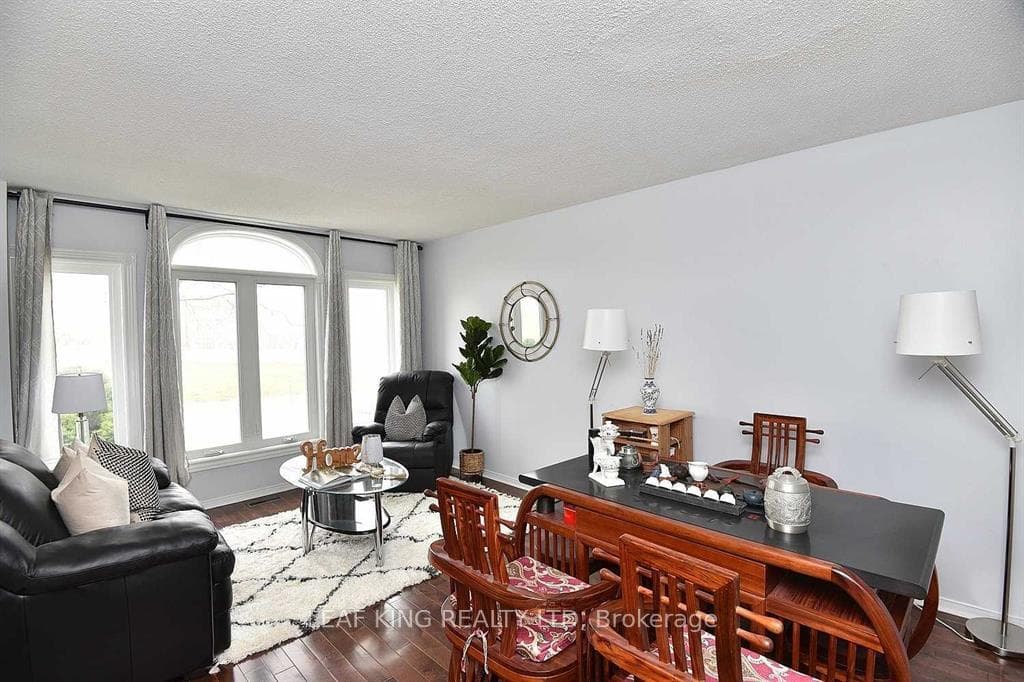 102 Huntingwood Avenue photo 4