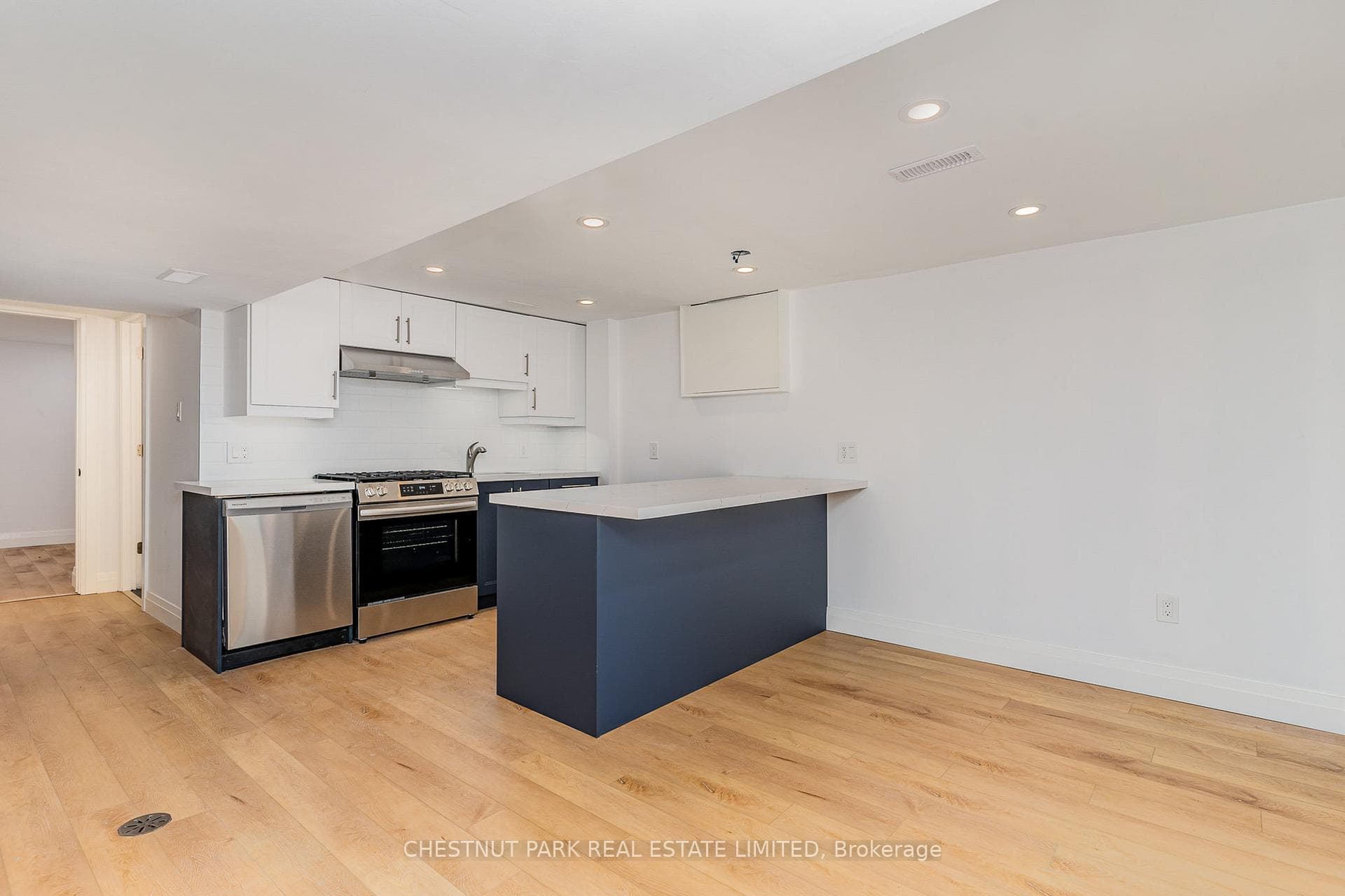 901 Manning Avenue Unit LL photo 3