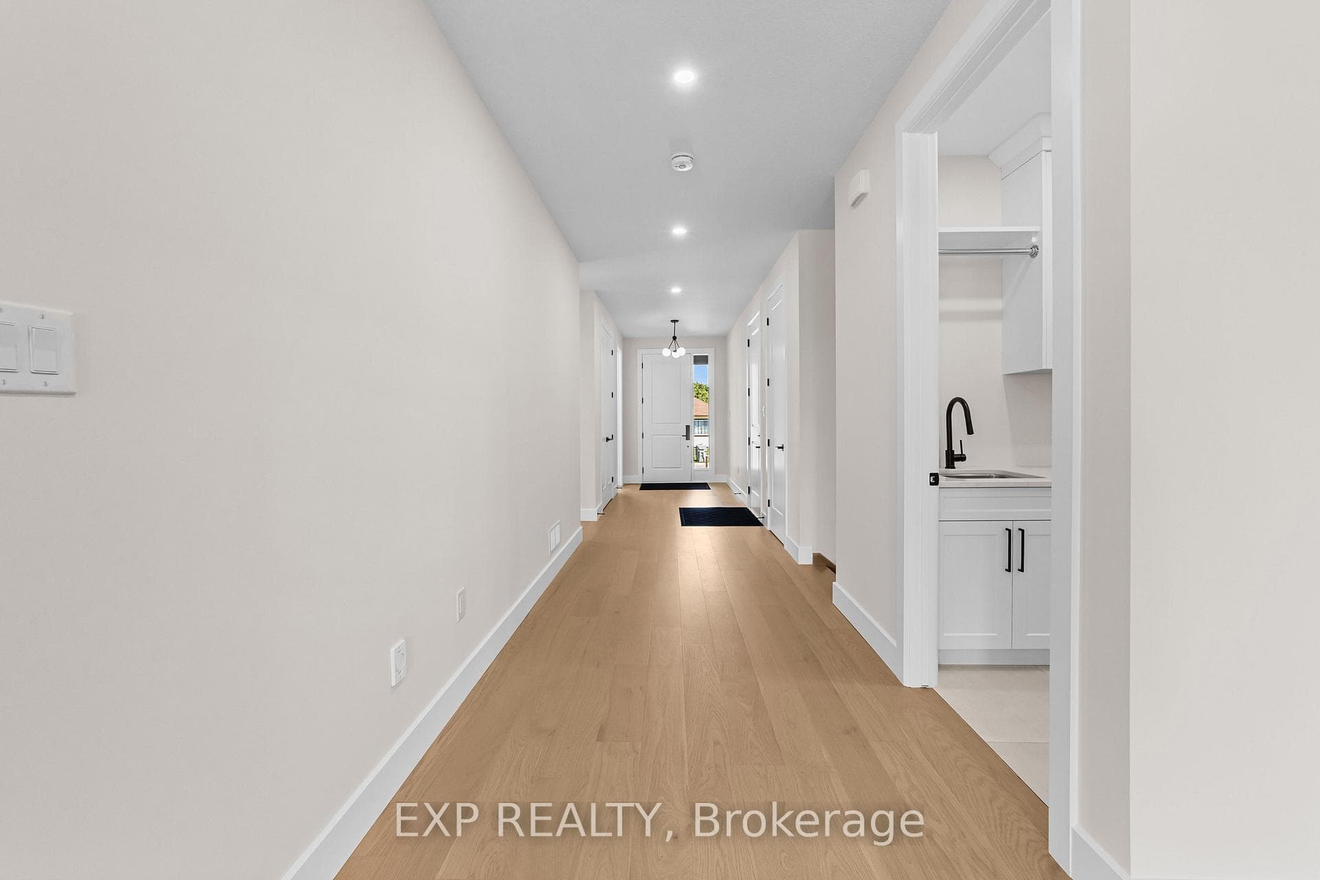 408 Erie Street photo 10