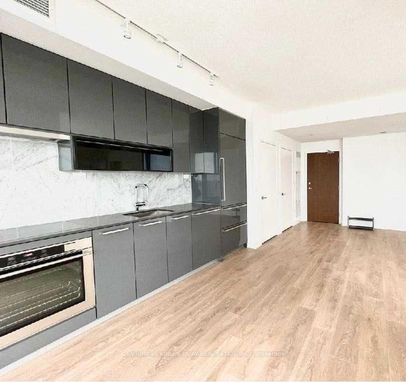 117 Mcmahon Drive Unit 1707 photo 2