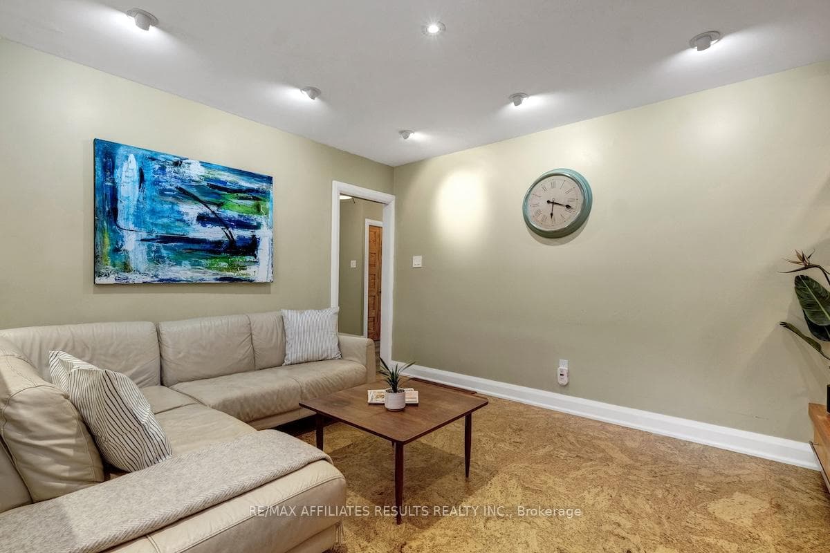5 Tiffany Crescent photo 20