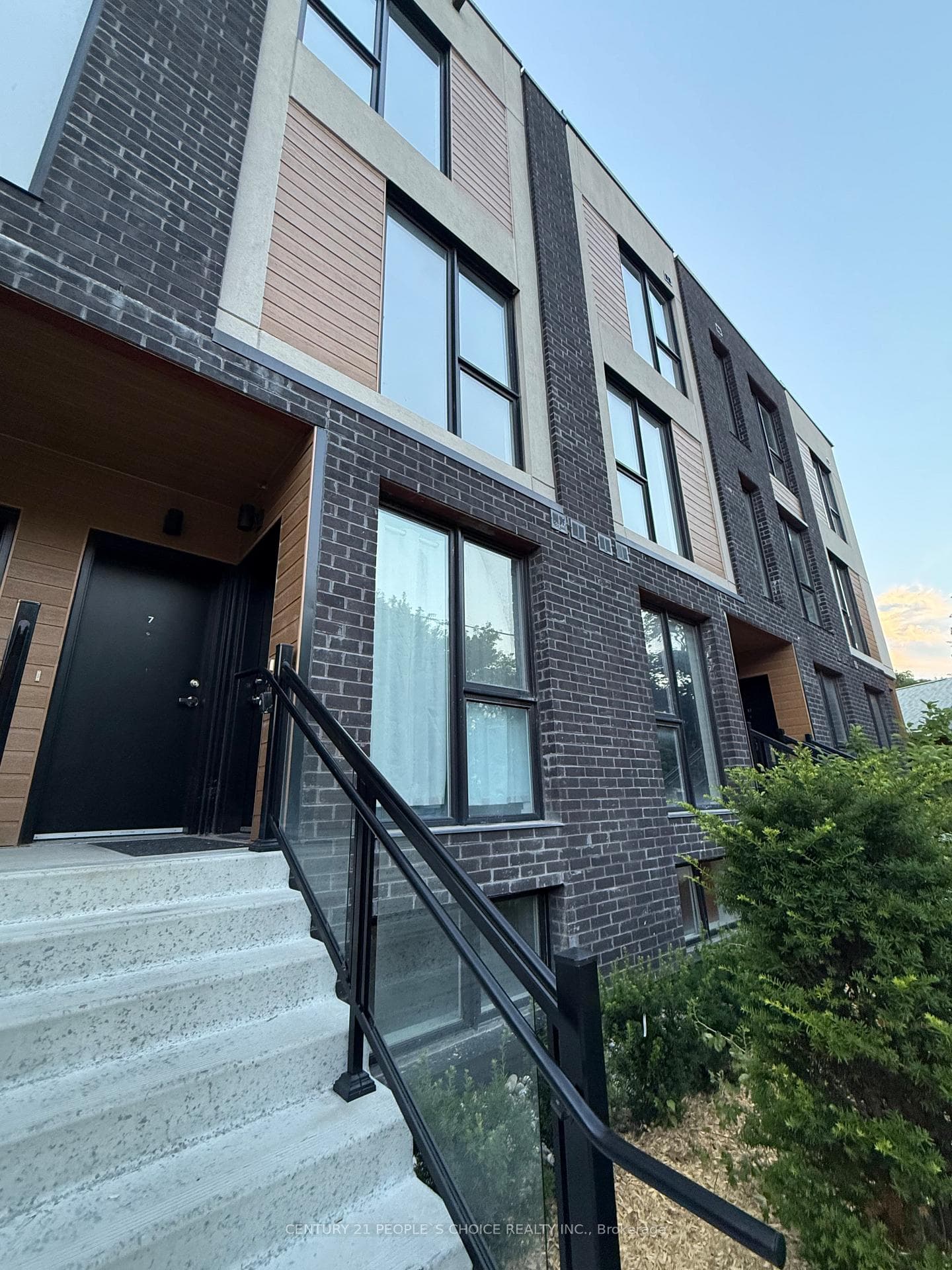 180 Clonmore Drive Unit 8 BLK F photo 8