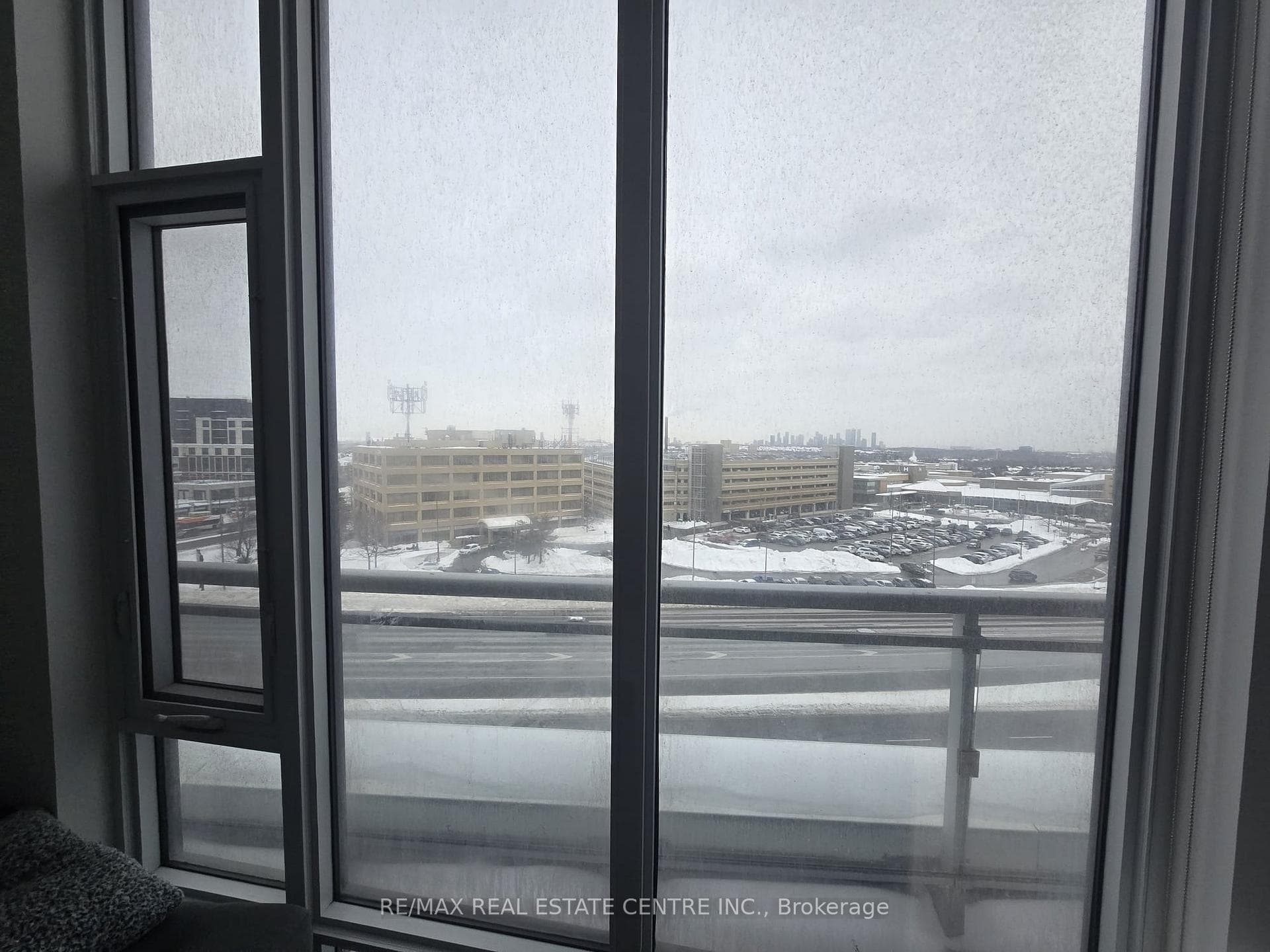 2520 Eglinton Avenue Unit 403 photo 10