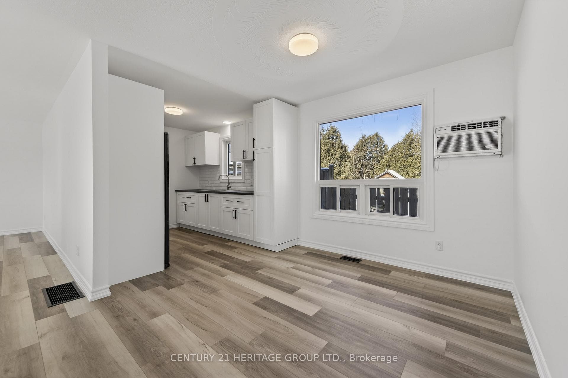 854 9th Line photo 19