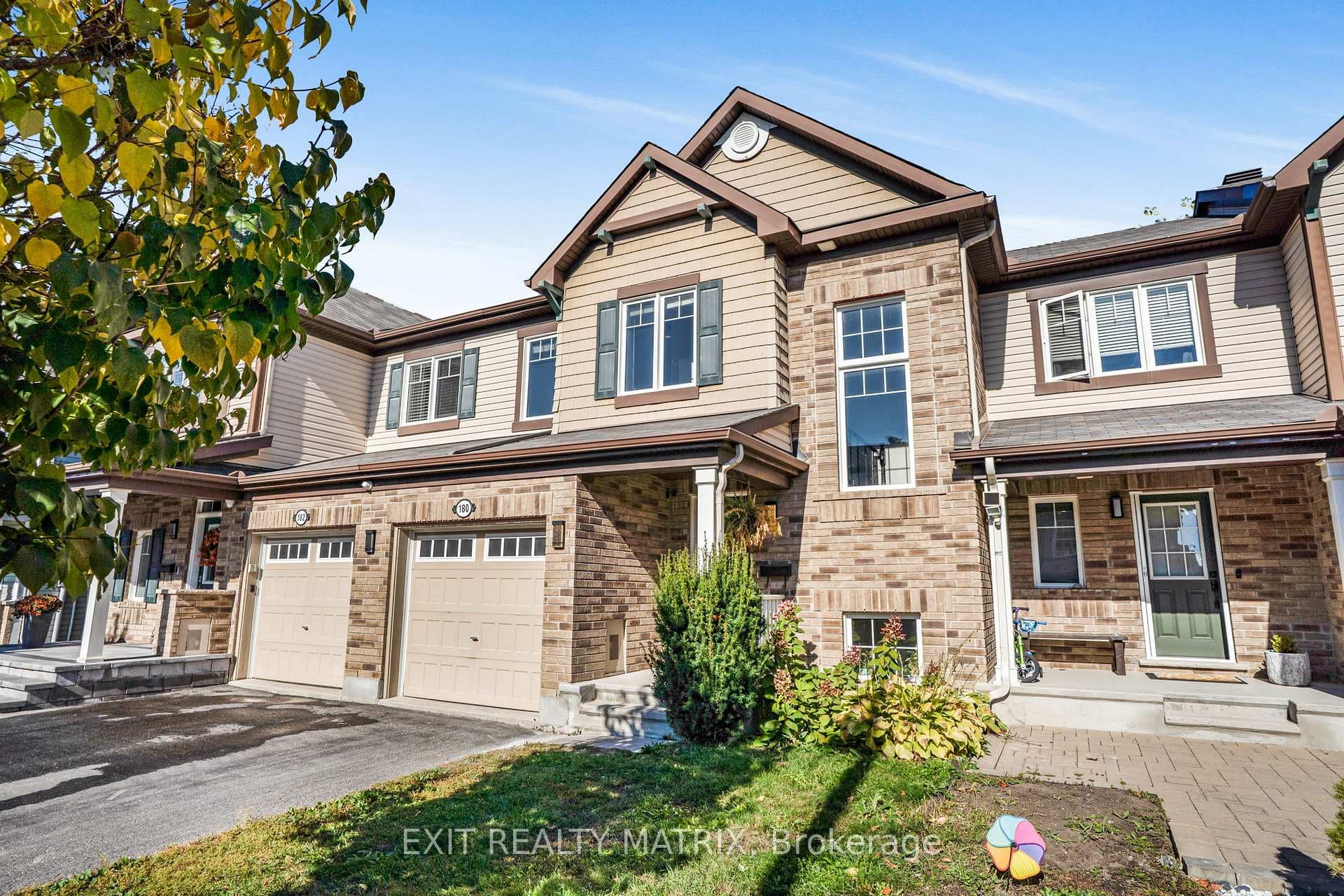 180 Soleil Avenue photo 3