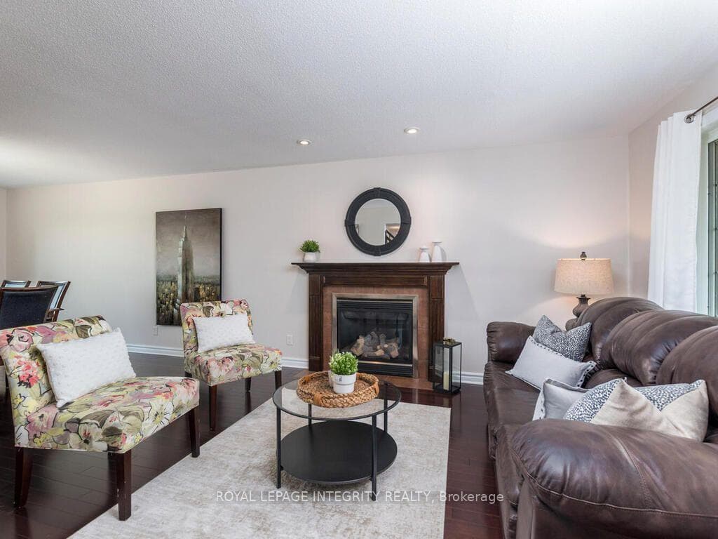 111 Comba Drive photo 3