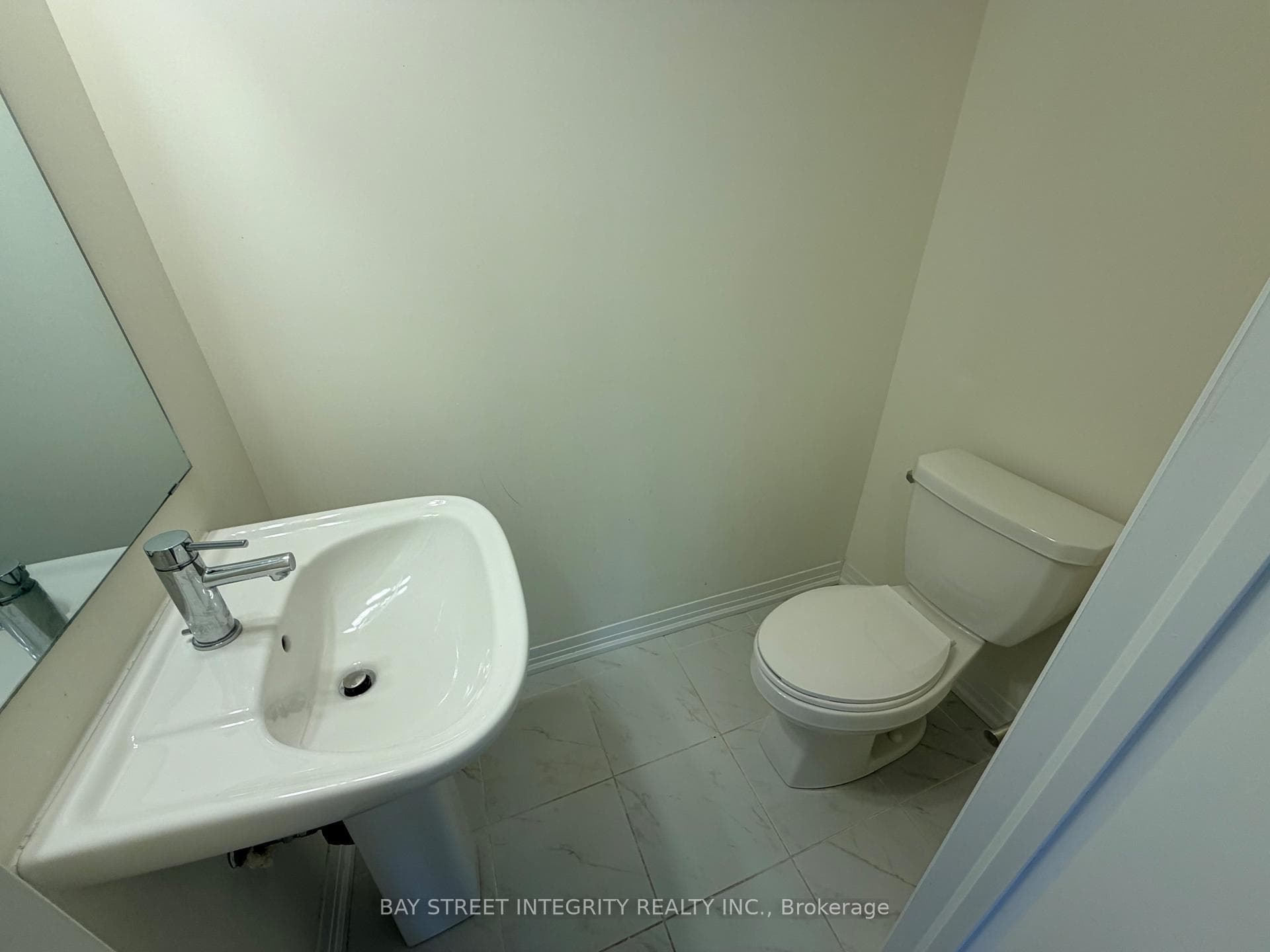 30 Liben Way Unit 16 photo 2
