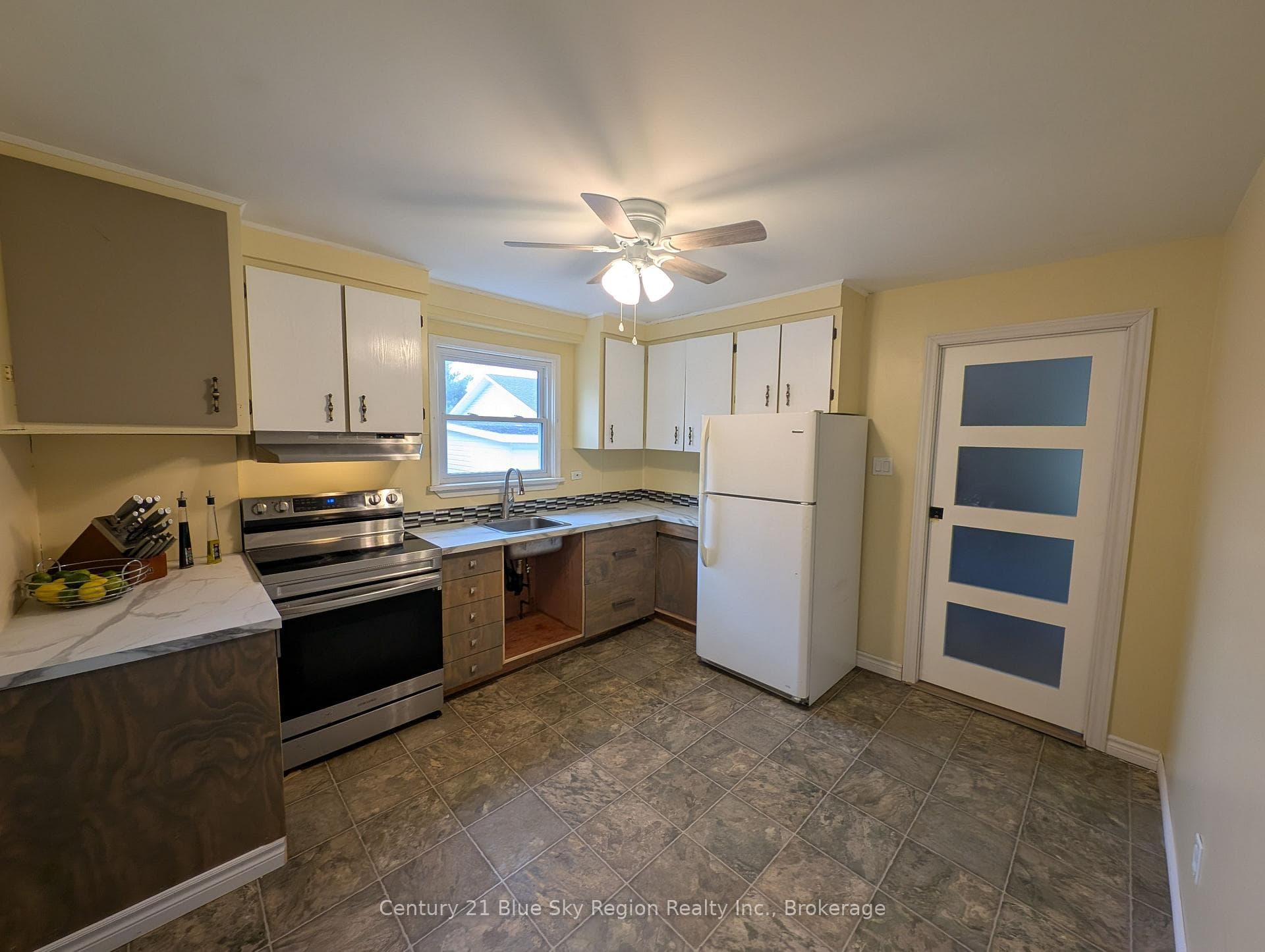 270 Belanger Street photo 2