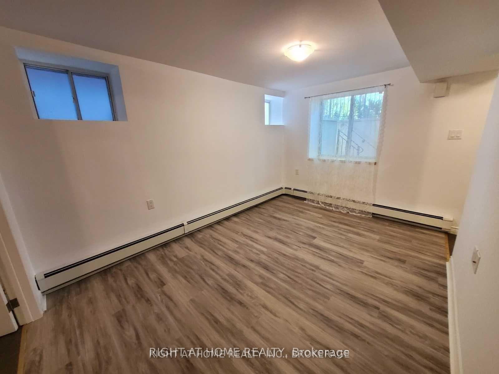 162 Bartlett Avenue photo 29
