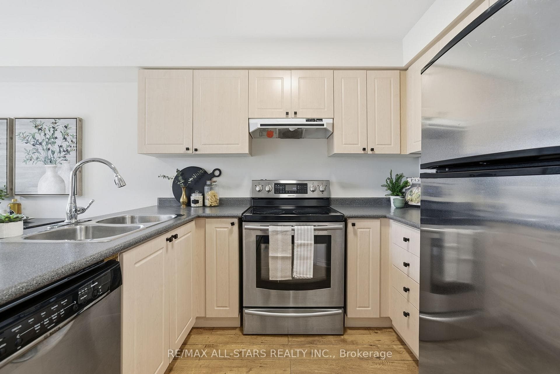 151 Ash Street photo 10