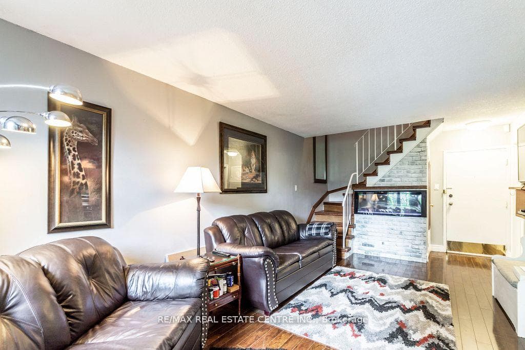 2095 Roche Court Unit 124 photo 4