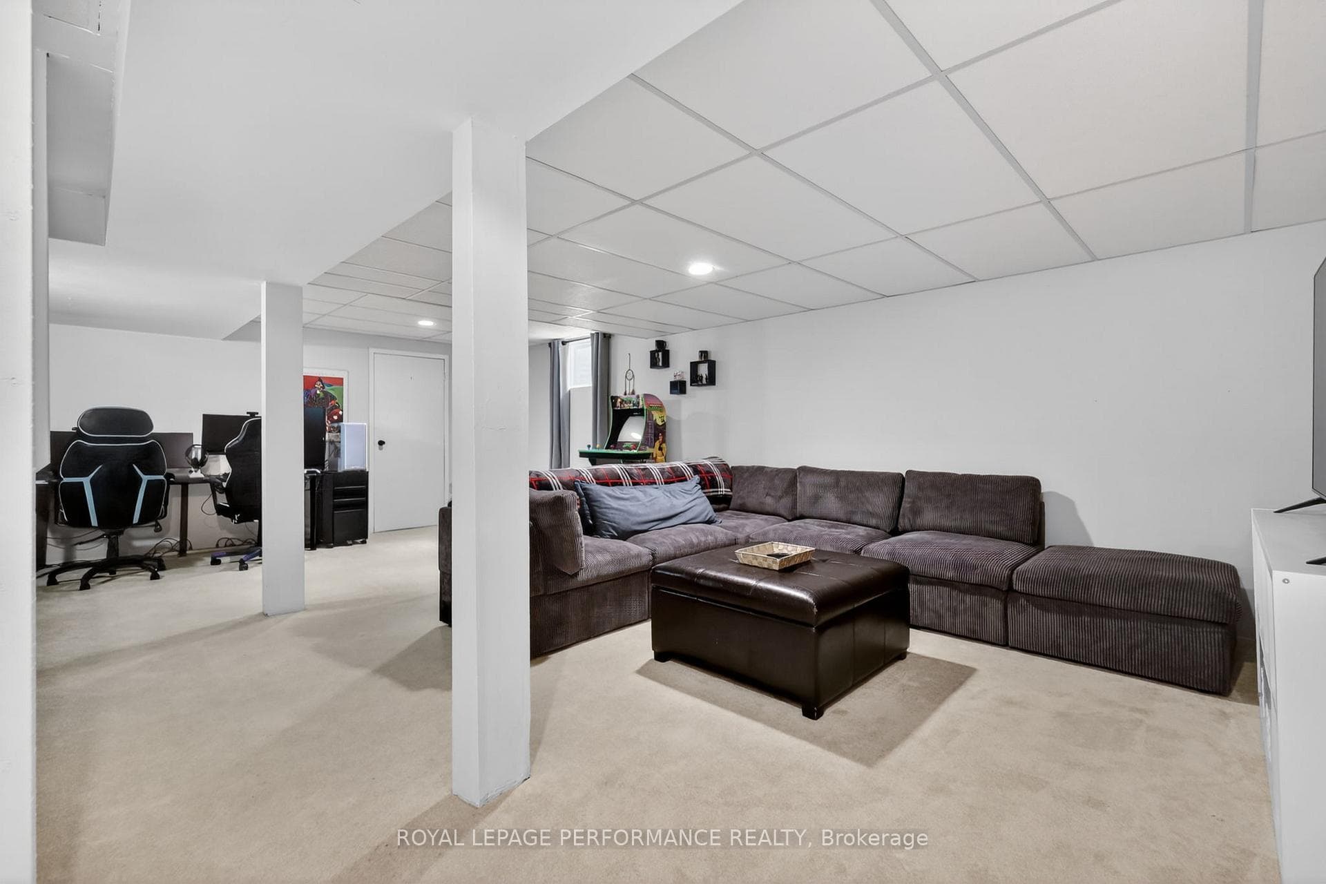 2 Canbury Crescent photo 30
