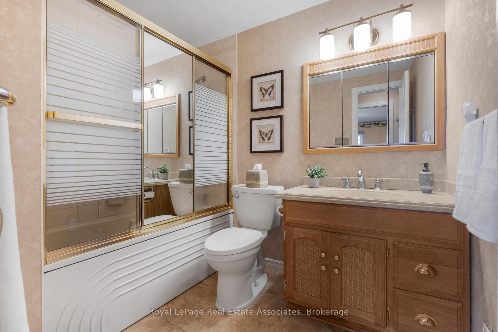 572 Tedwyn Drive photo 26