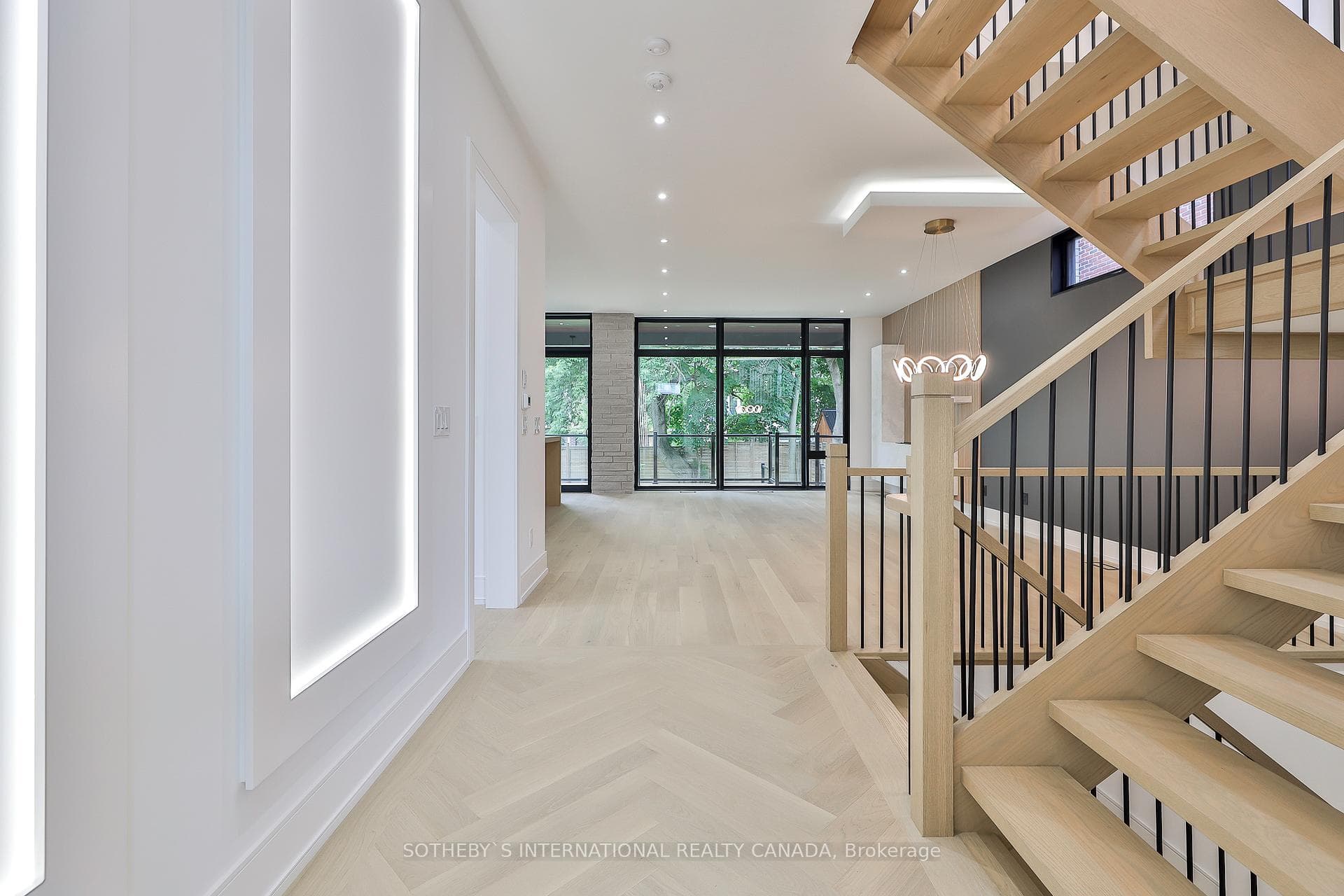 220 Harlandale Avenue photo 8