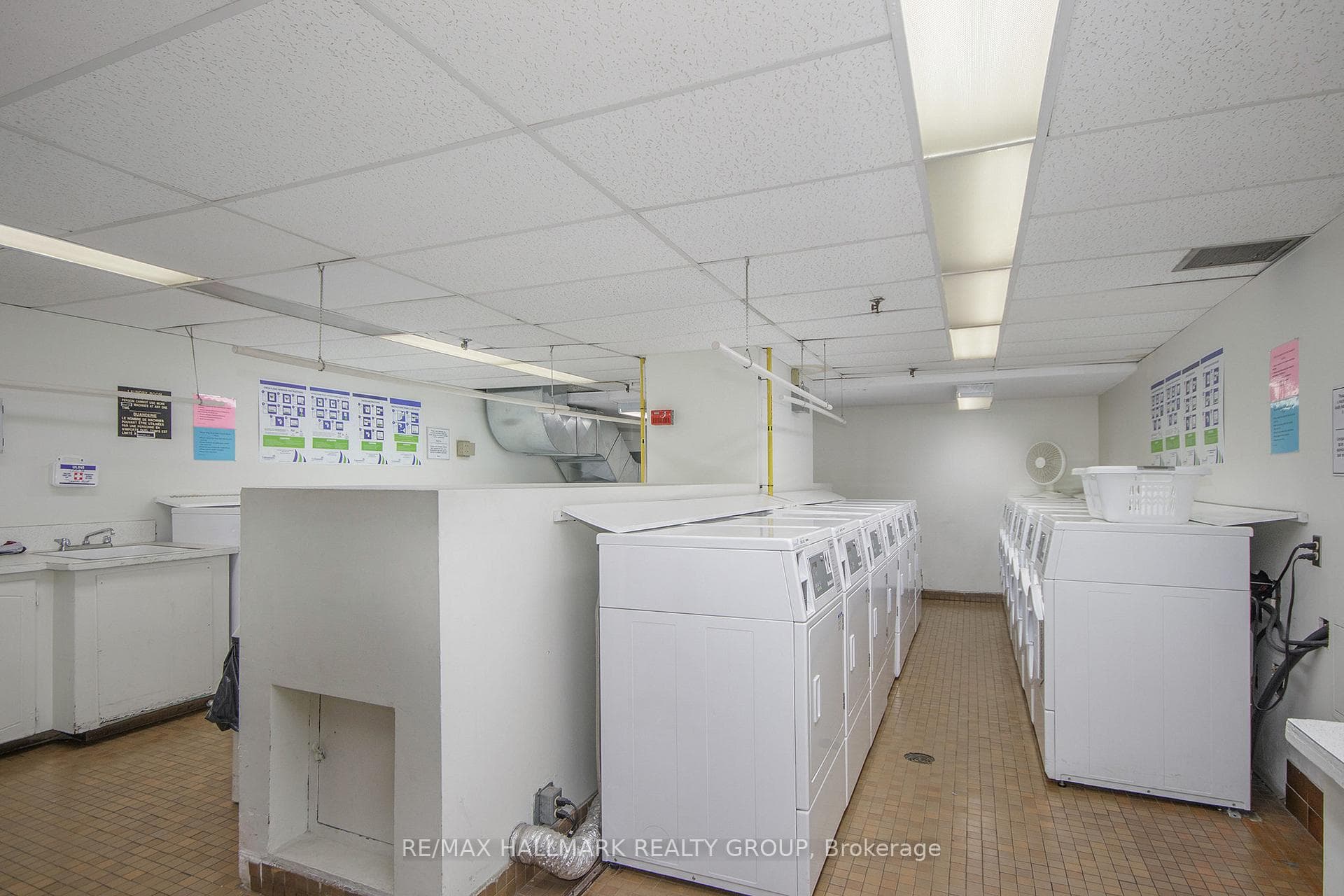 665 Bathgate Drive Unit 1809 photo 21