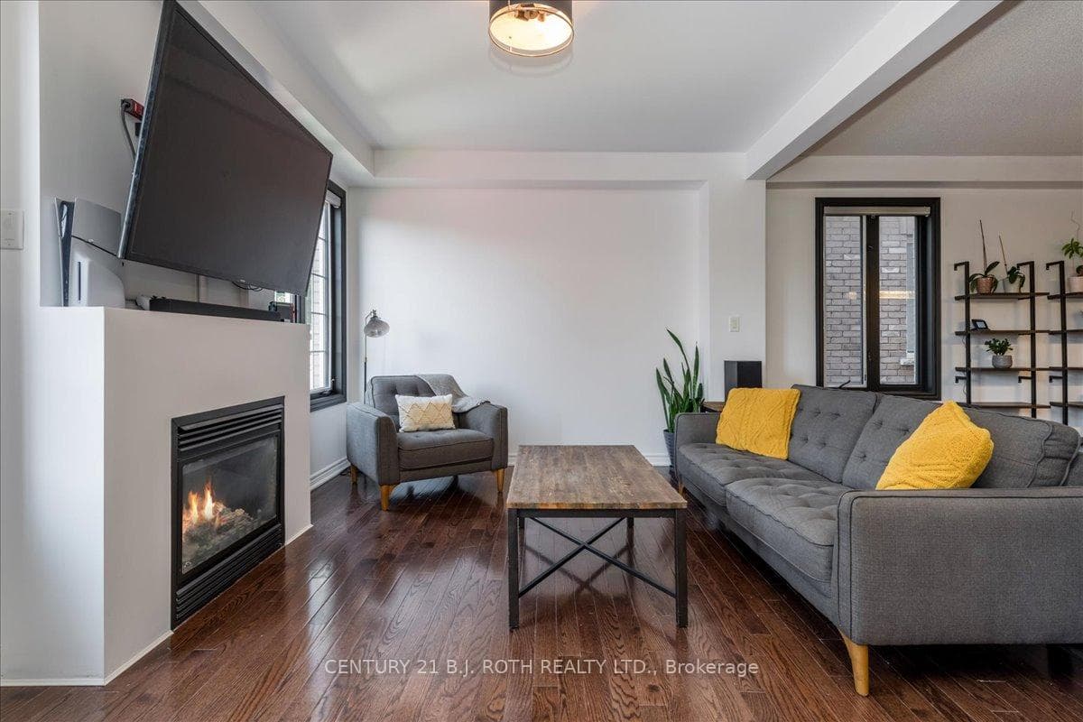 1327 Hunter Street photo 9