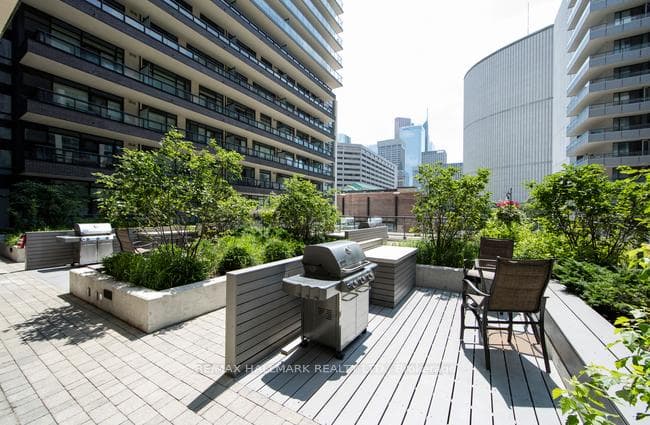 570 Bay Street Unit 2701 photo 19