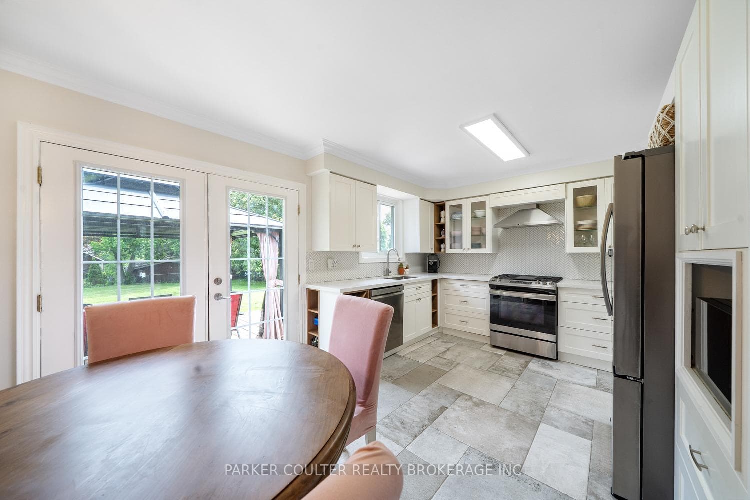 289 Pine Drive photo 9