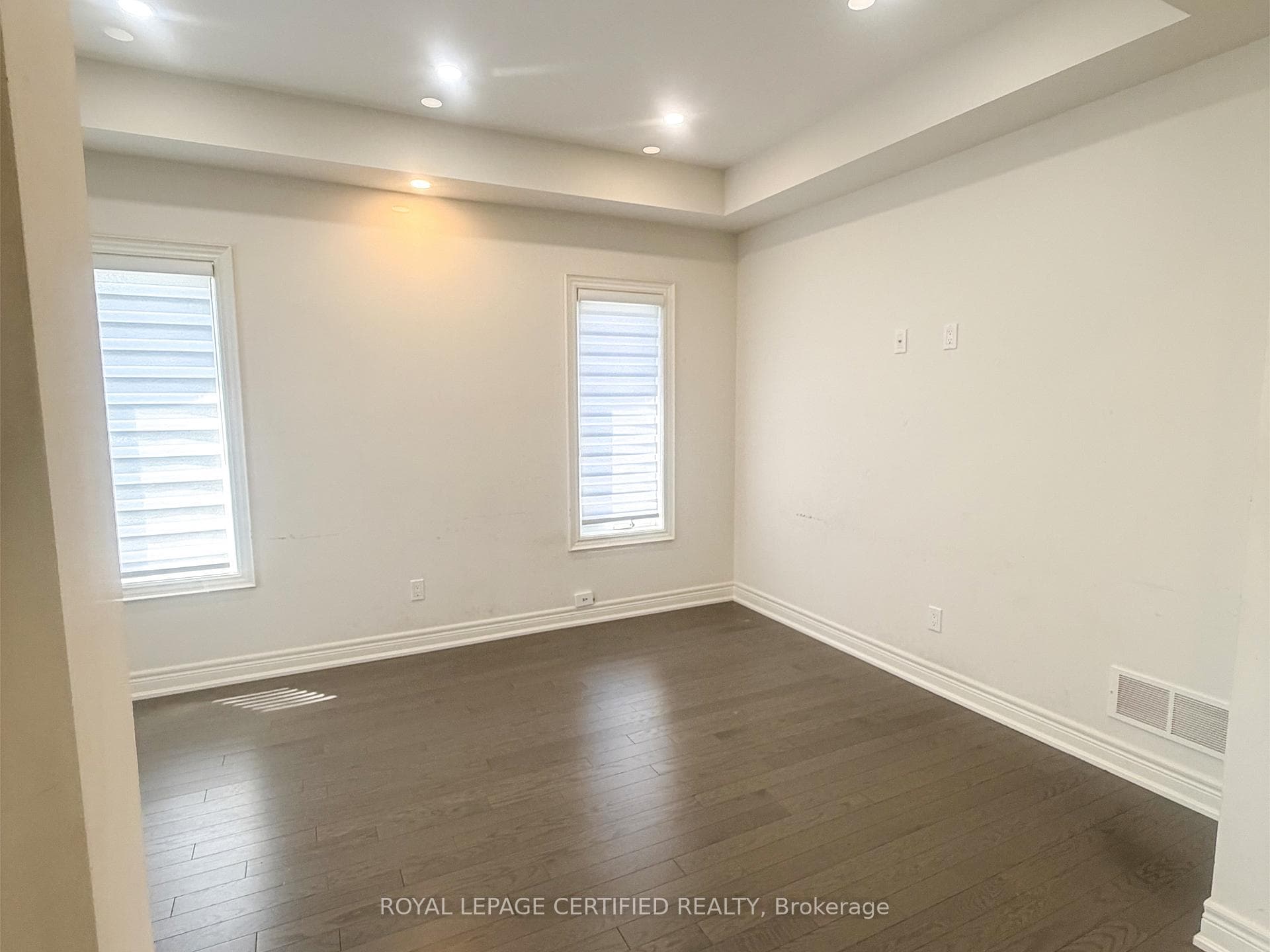 14 Overholt Drive photo 3