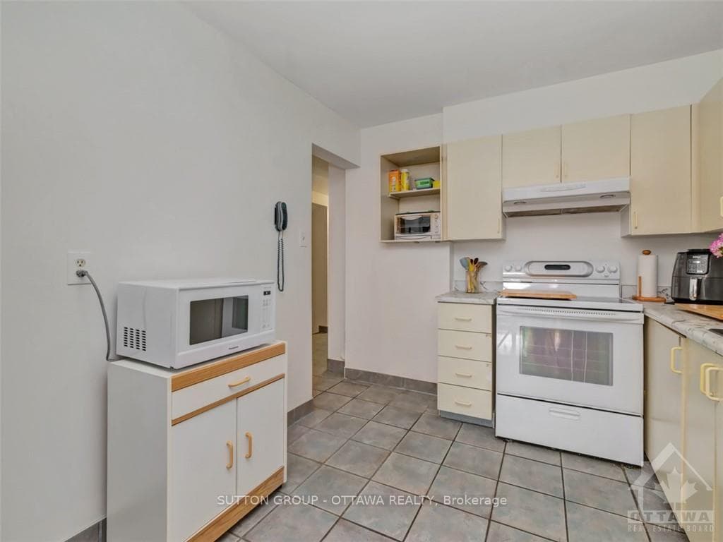 549 PARASOL Court photo 13