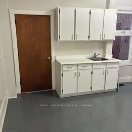 984 Dundas Street Unit 1 photo 6