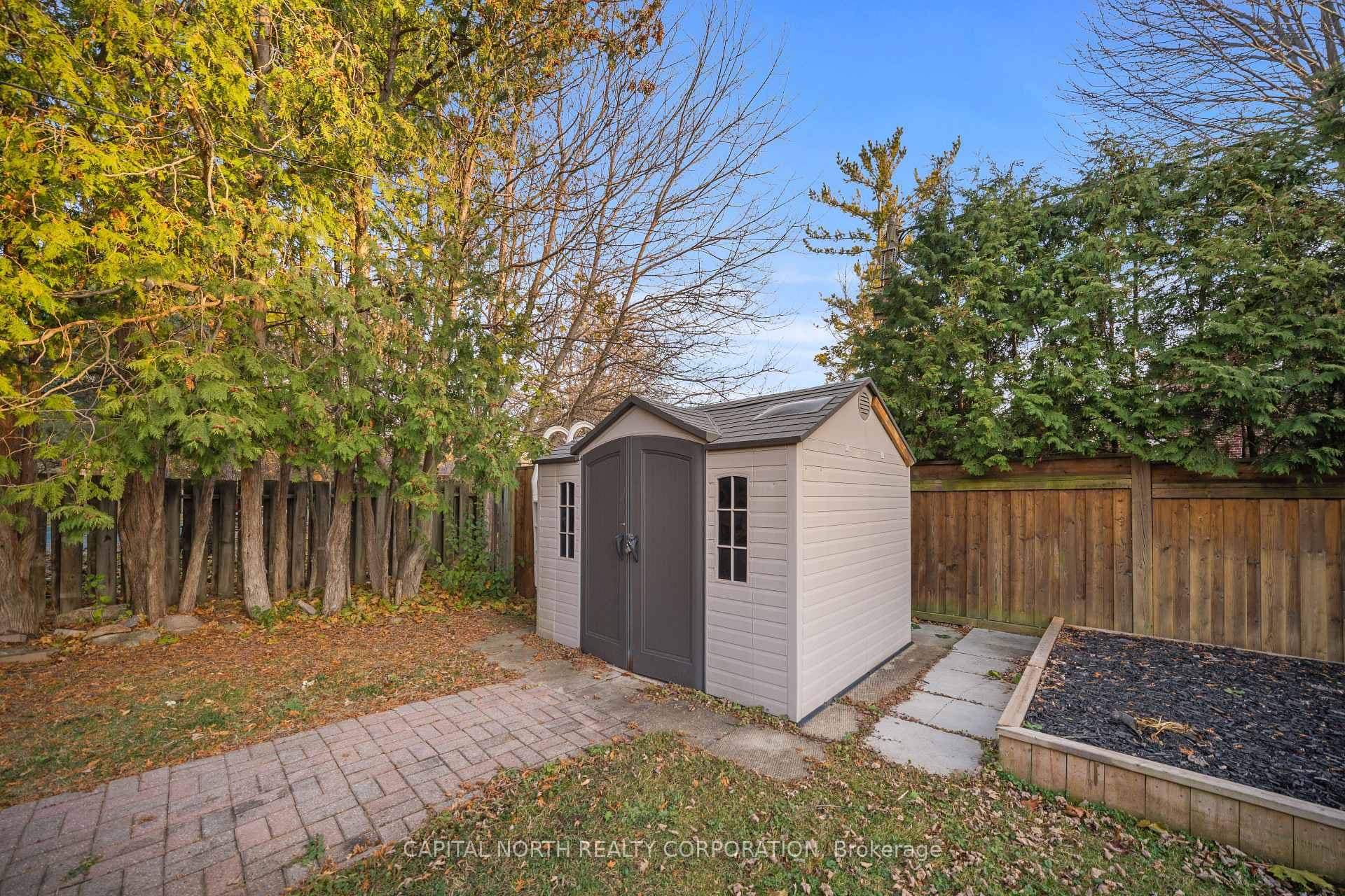 315 Bennet Drive photo 33
