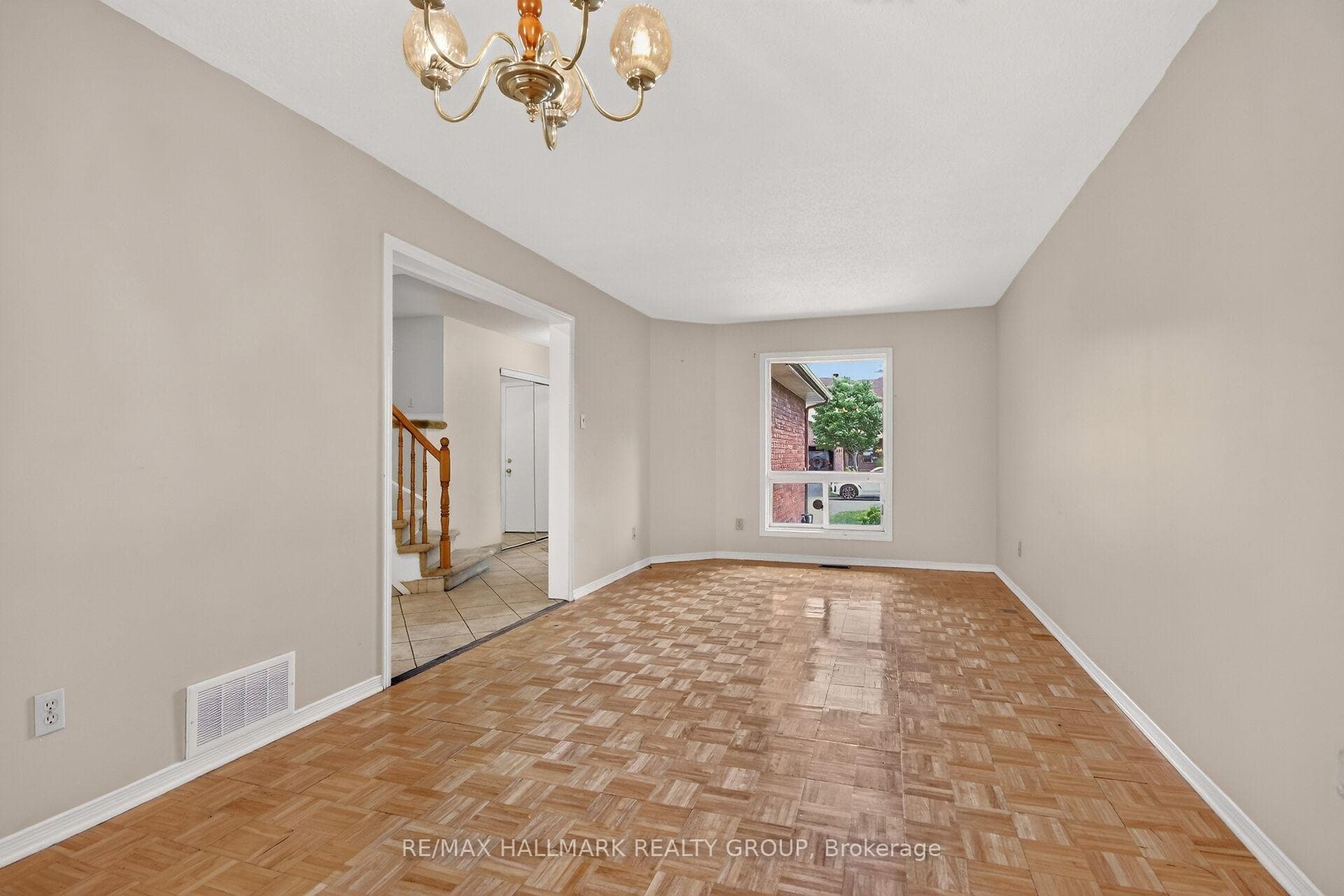 49 Newport Crescent photo 12