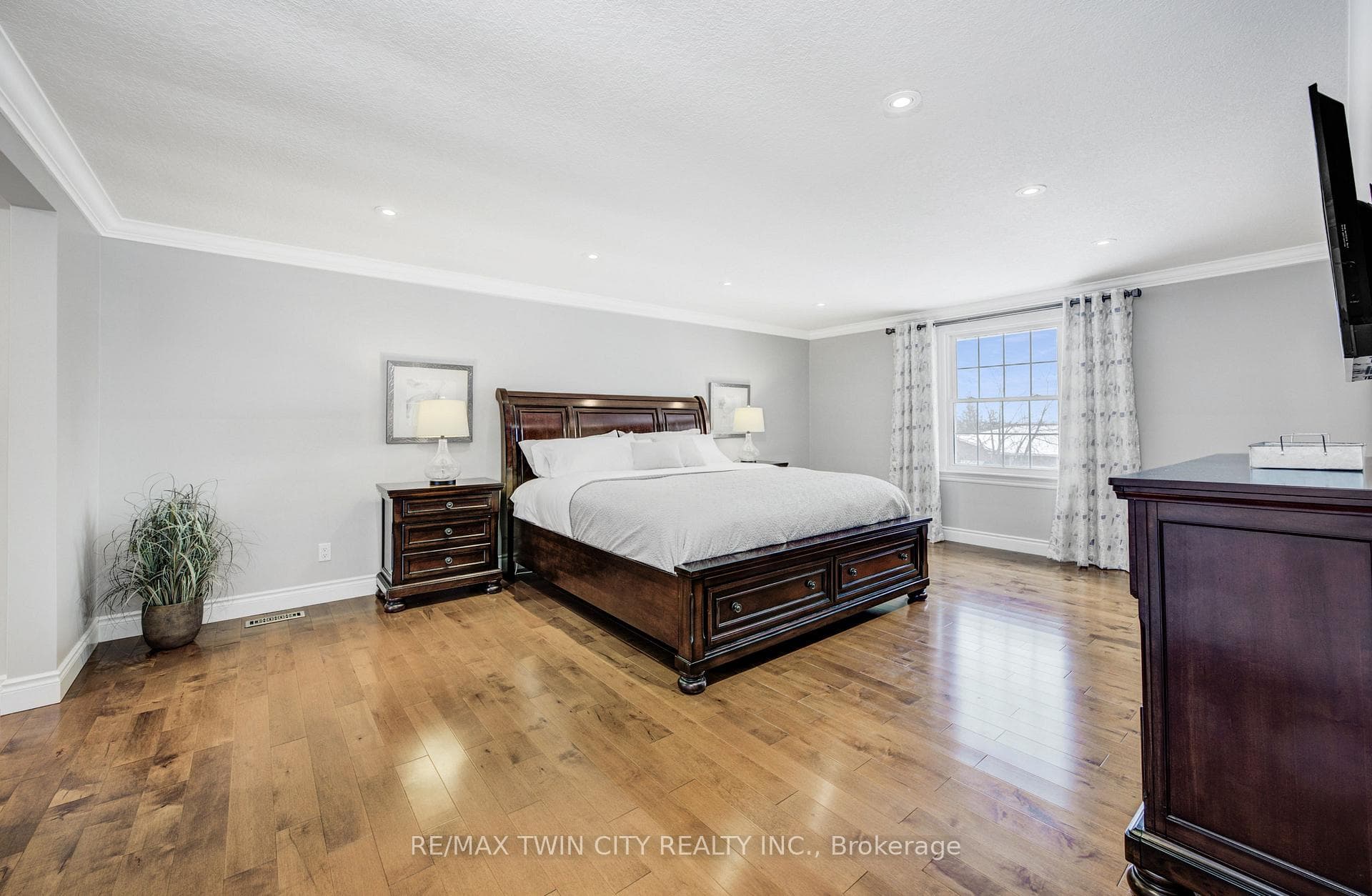 306 Edgehill Drive photo 28