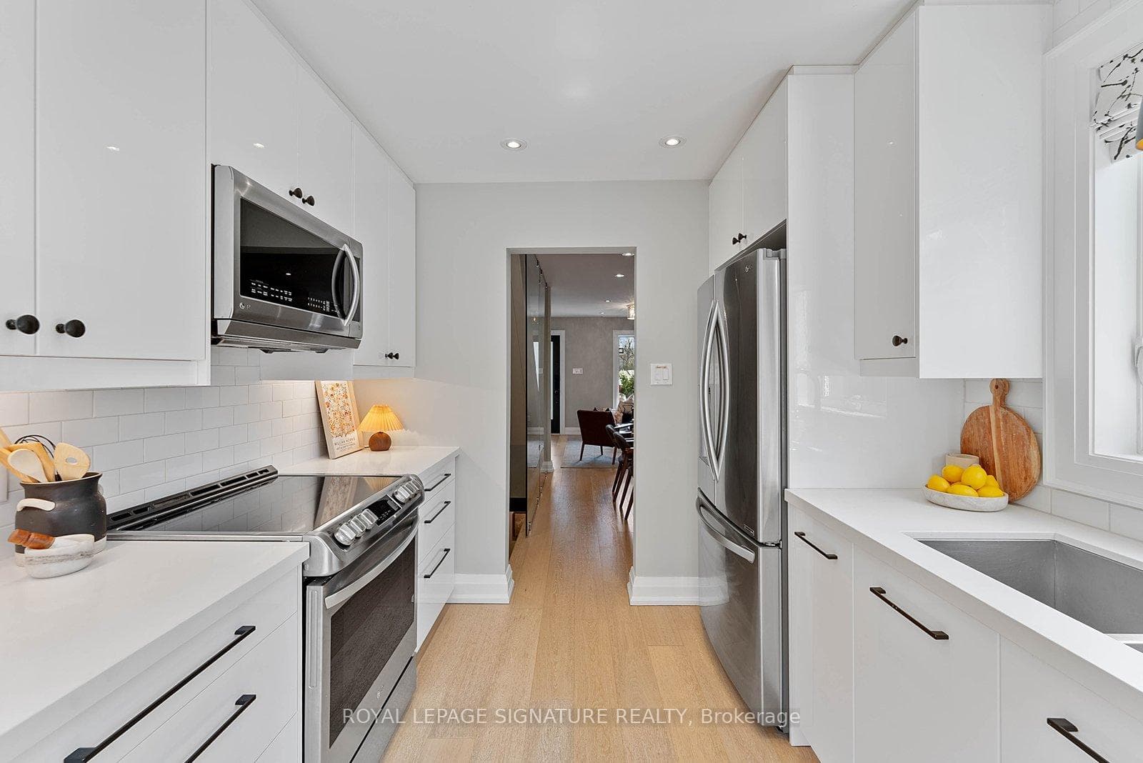 100 Sussex Avenue photo 16