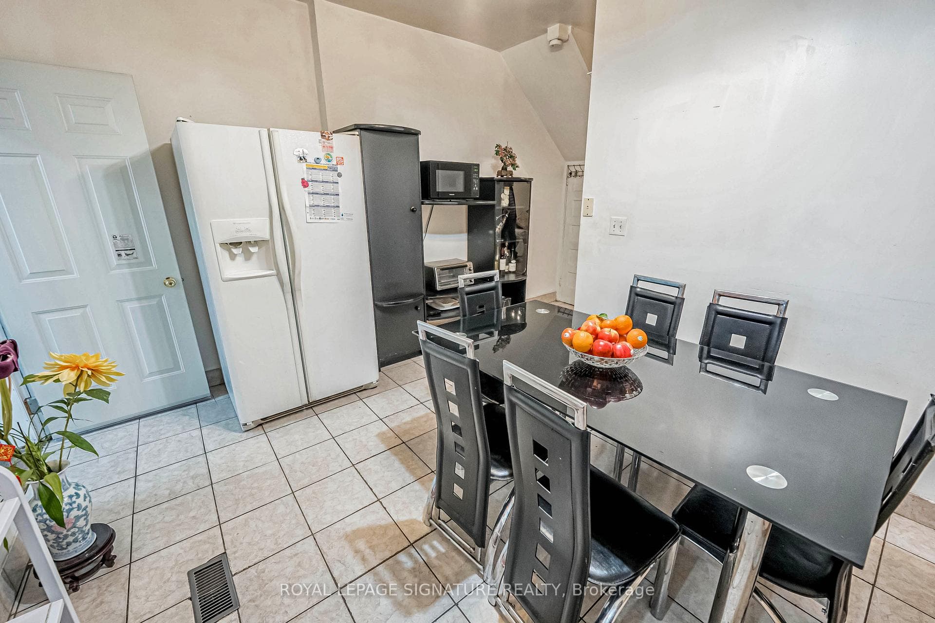 151 Broadview Avenue photo 5