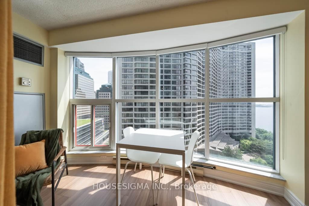77 Harbour Square Unit 2003 photo 2