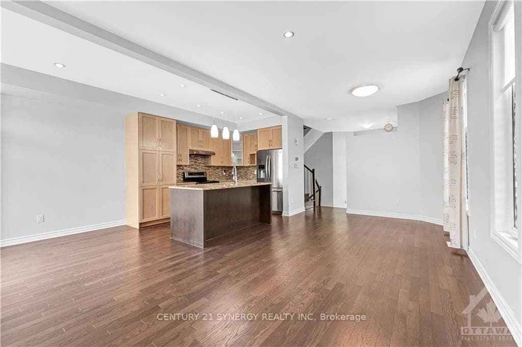 991 ROTARY Way photo 10