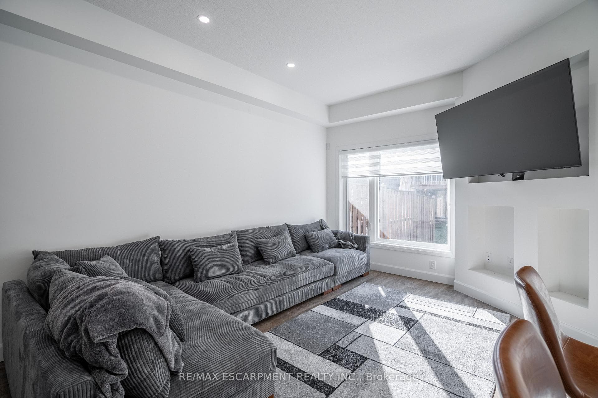 33 Southam Lane photo 6