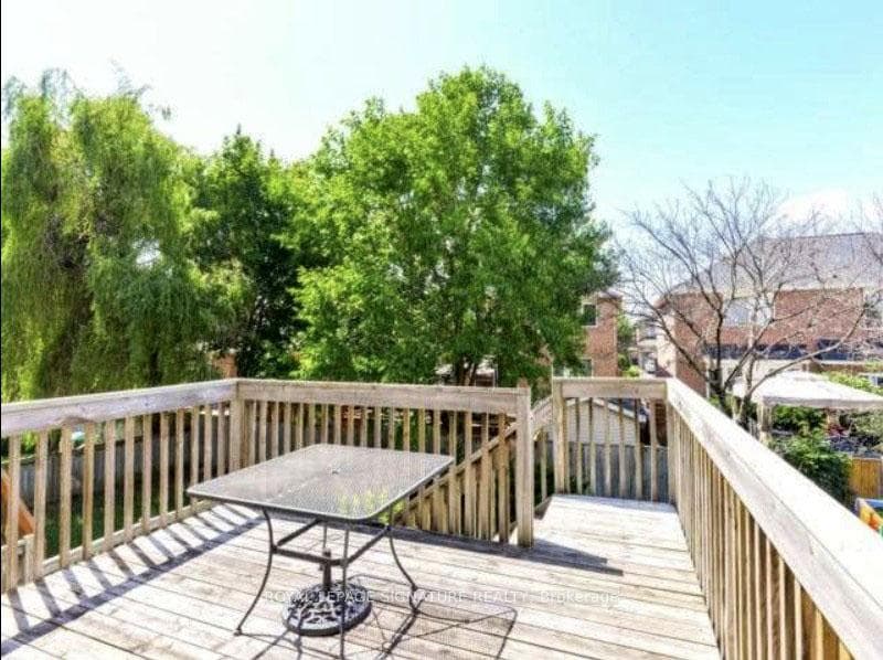 1565 Woodhenge Way photo 11