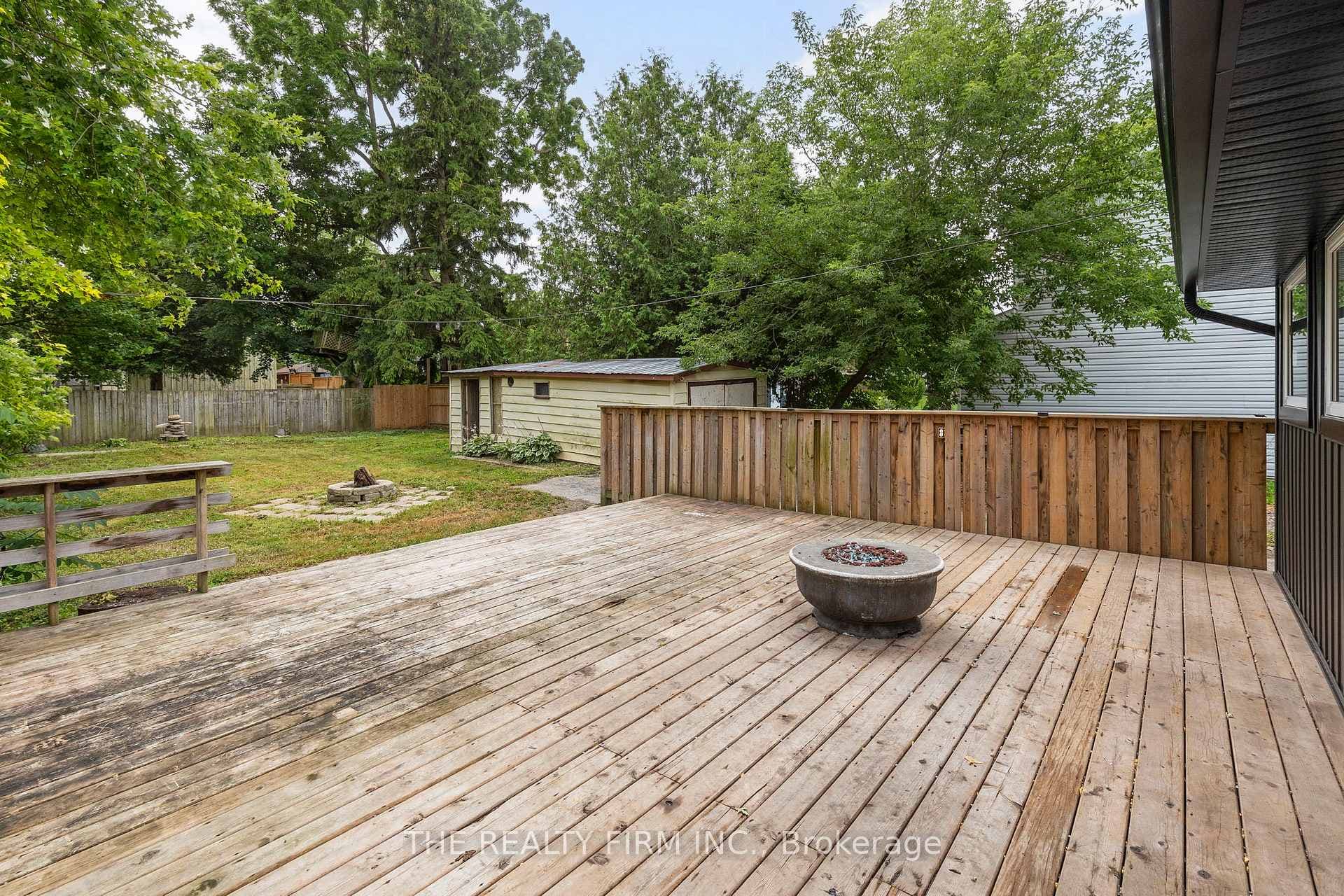 261 Nelson Street photo 23