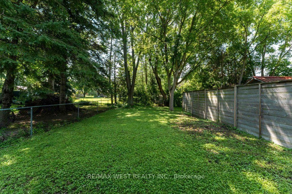 67 May Avenue photo 44