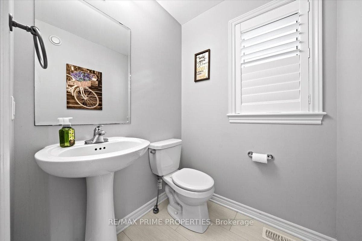 724 Cartographe Street photo 6