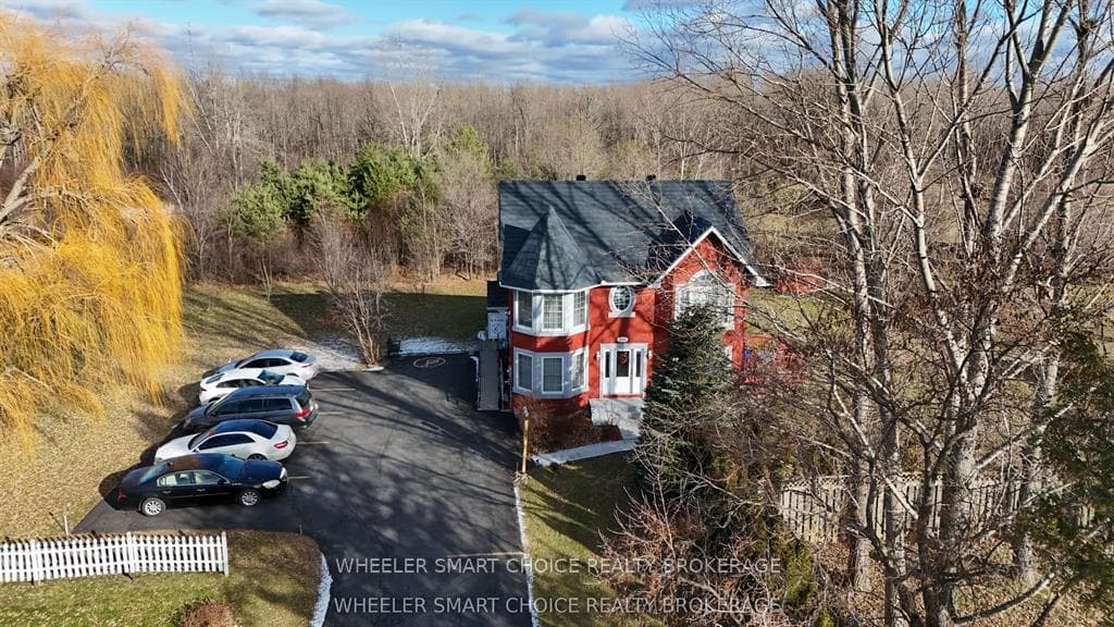 2135 Pitt Street photo 1