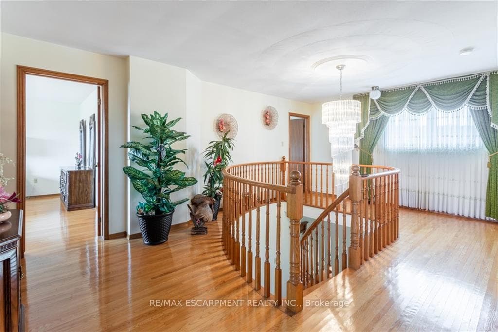 30 Pavarotti Court photo 16