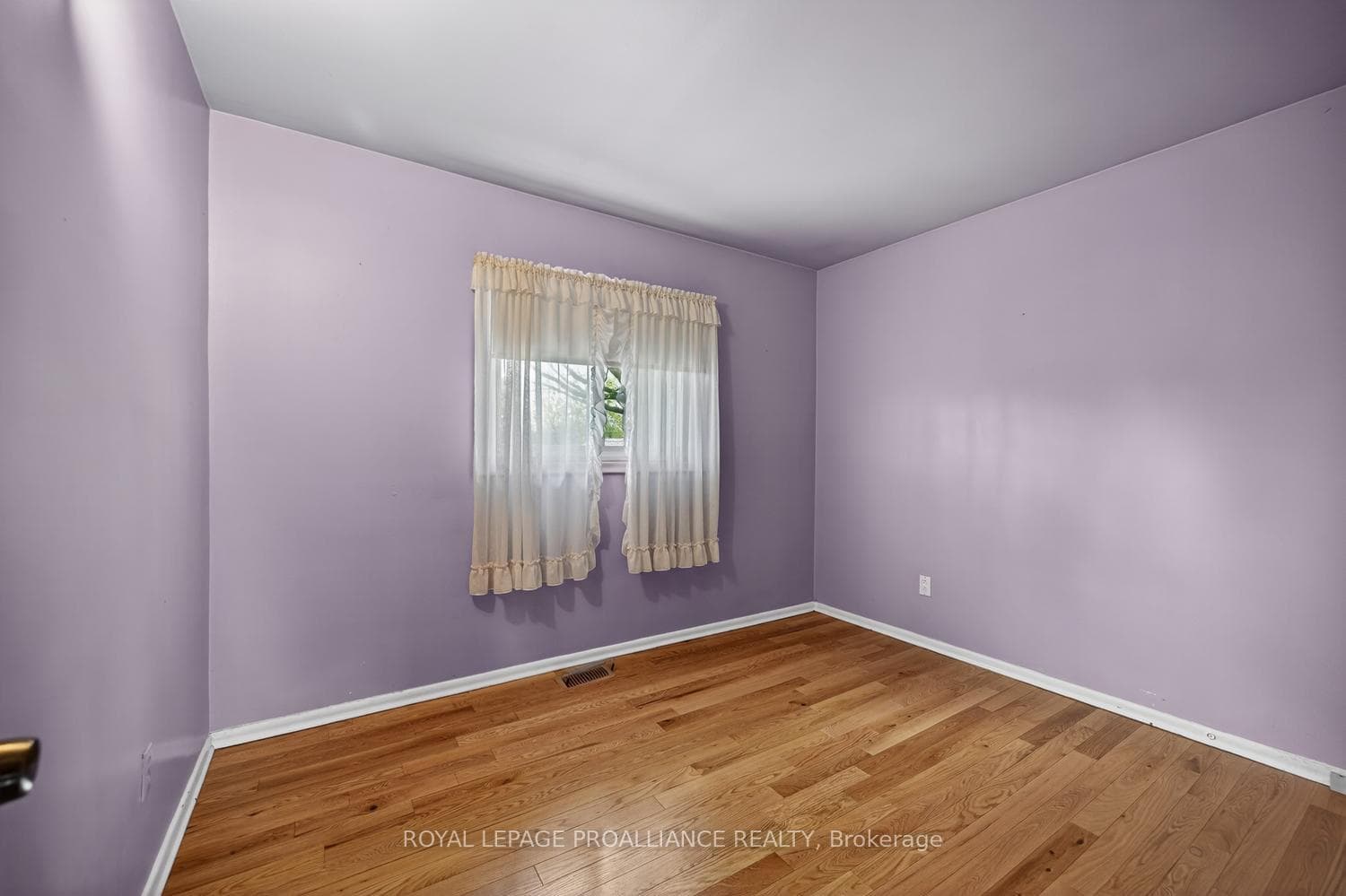 6 Robert Road photo 20