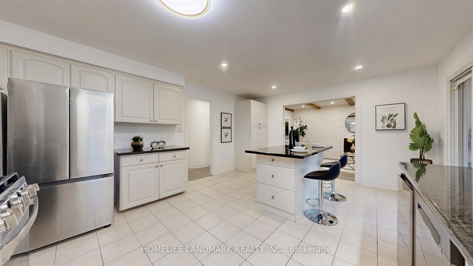 714 Conacher Drive photo 6