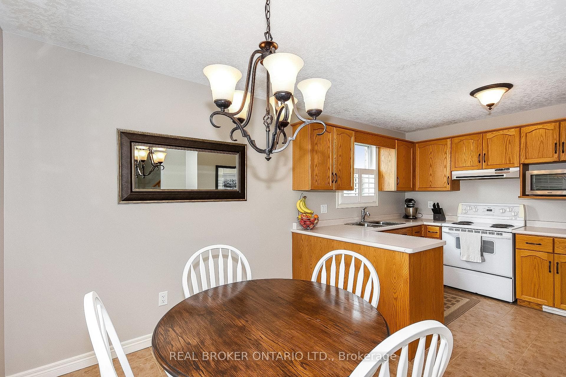 160 Millburn Boulevard photo 9