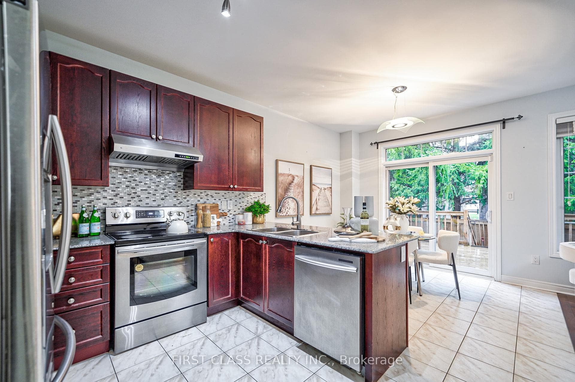 121 Maria Road photo 14
