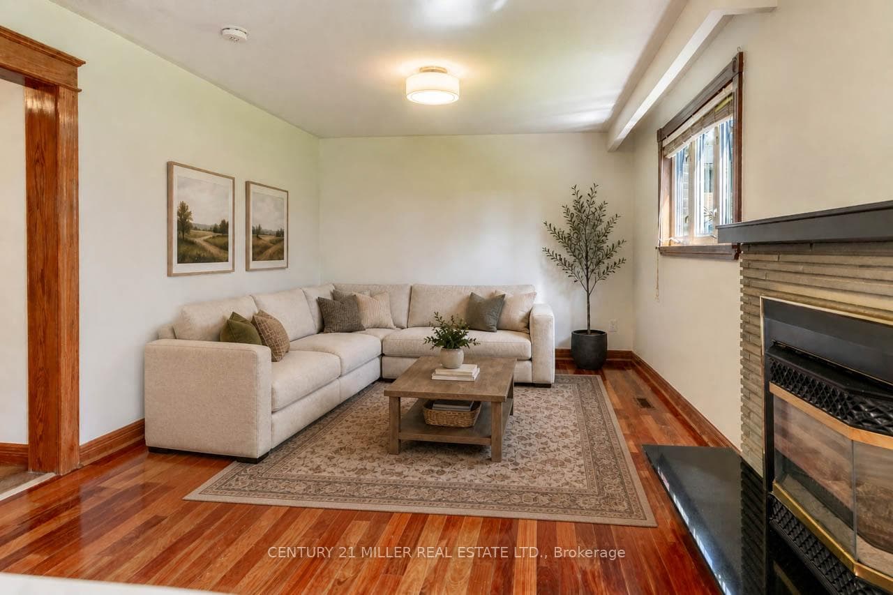 477 Valleyview Crescent Unit B photo 5