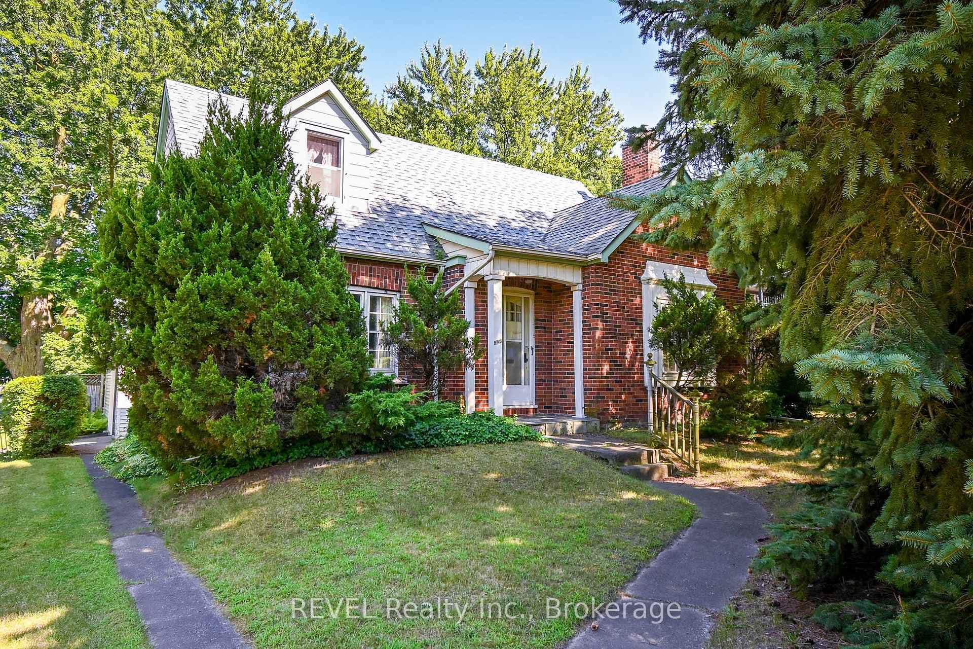 5740 DRUMMOND Road photo 4