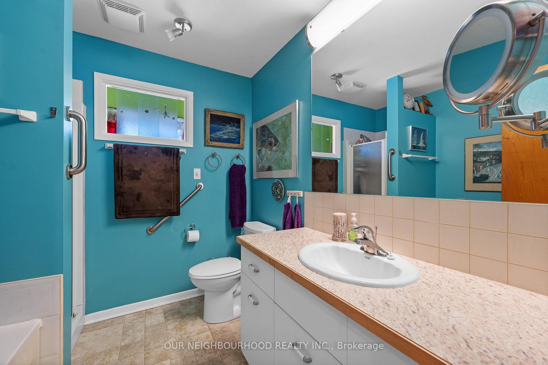 9 Perry Avenue photo 15