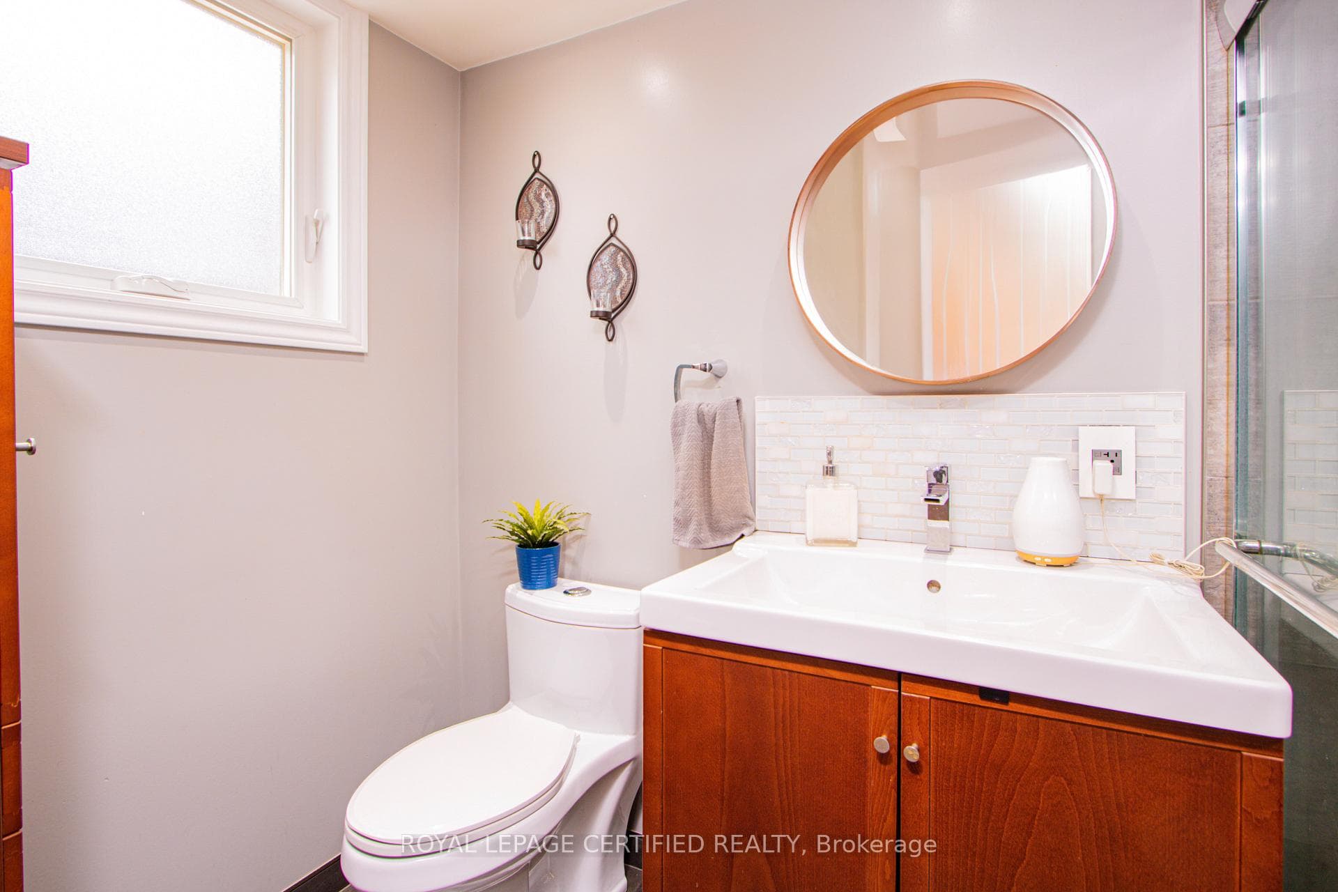 451 Lampman Place photo 31