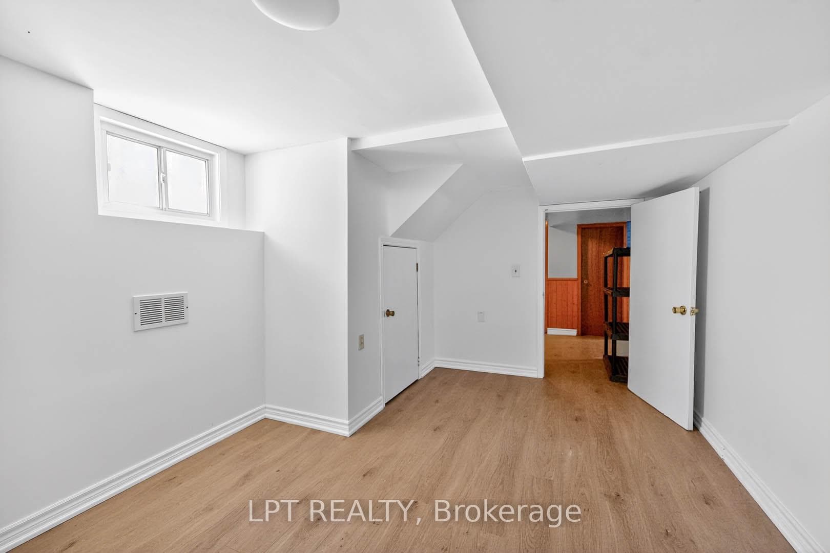 340 Fairlawn Street photo 38