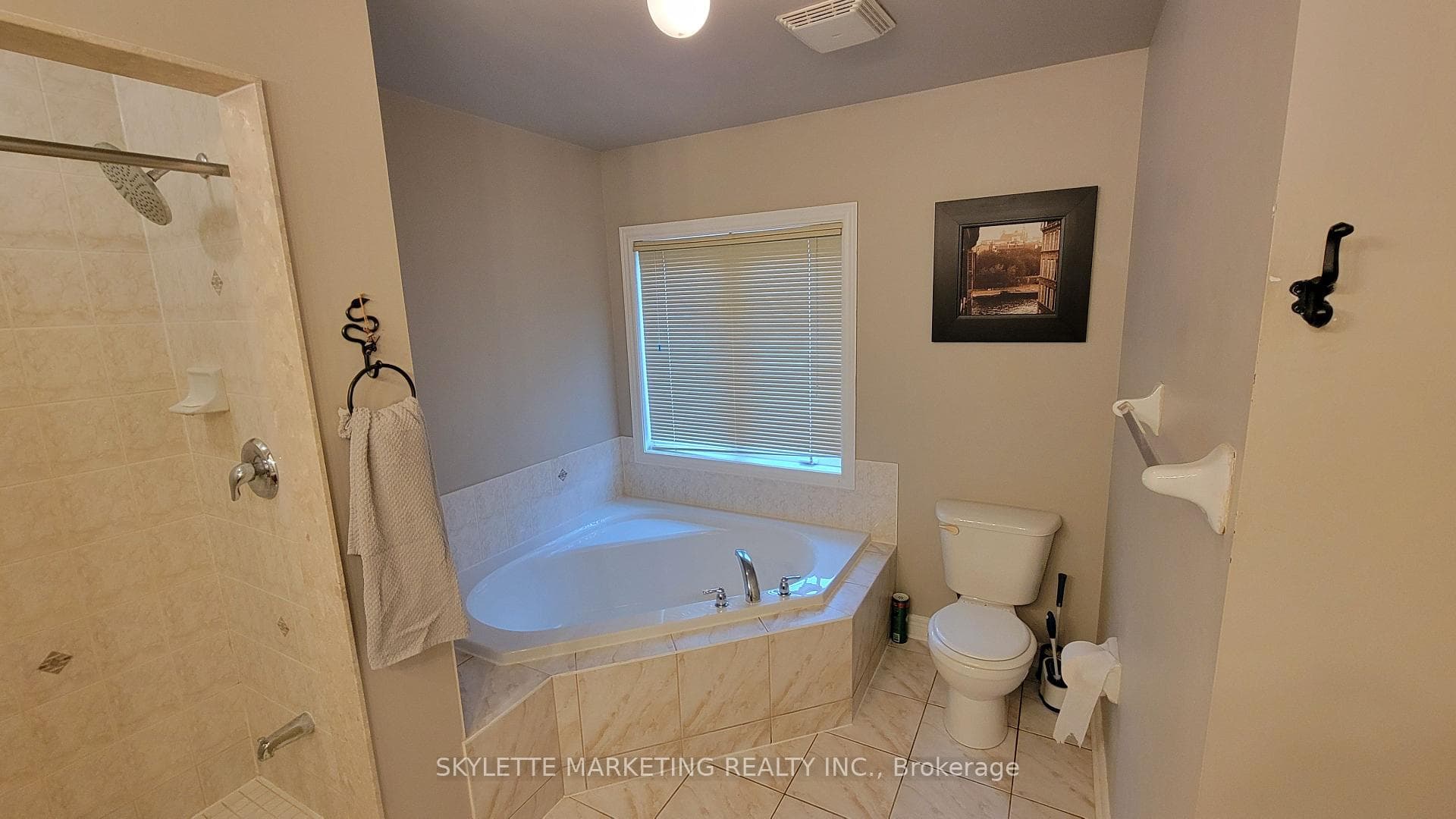 116 Yakefarm Boulevard photo 15